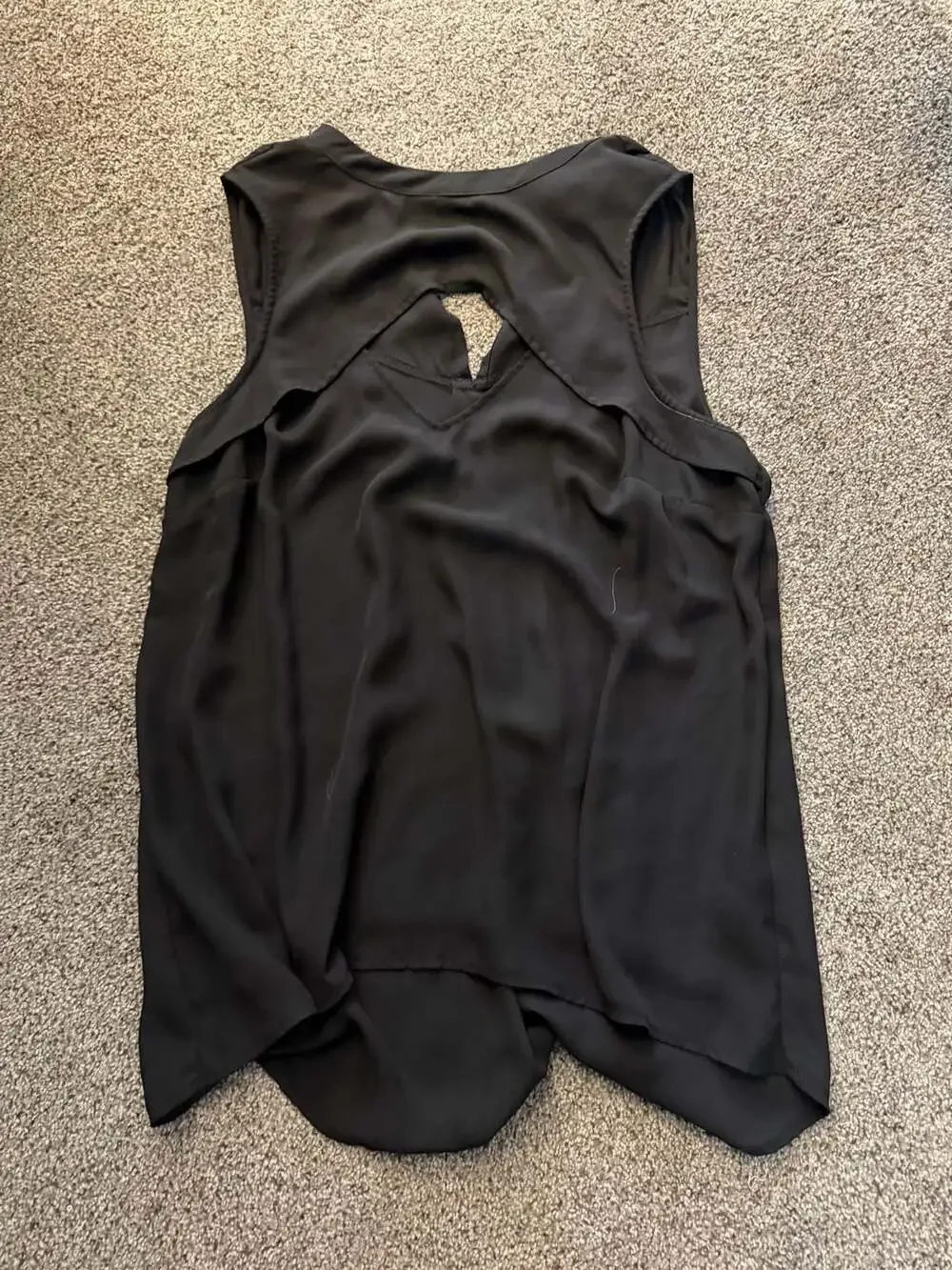 Venus Women's Sleeveless Black Keyhole Back Blouse Size L